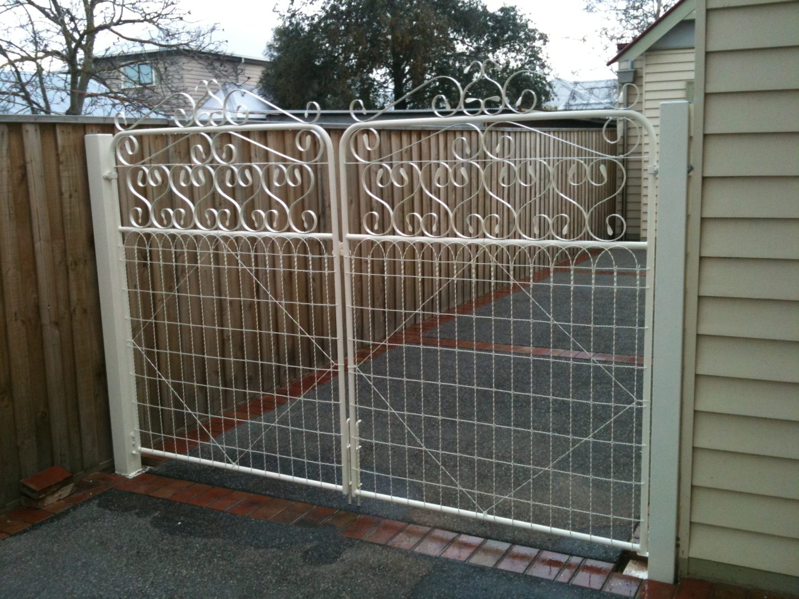 Devonport Big Red Heritage Wire & Gates Australian Made Gates and